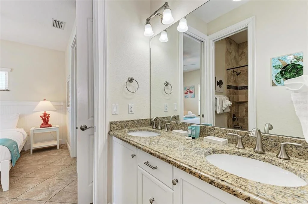 Photo of 203 N HARBOR DRIVE