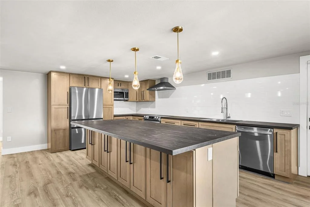 Photo of 4036 SUNRAY DRIVE