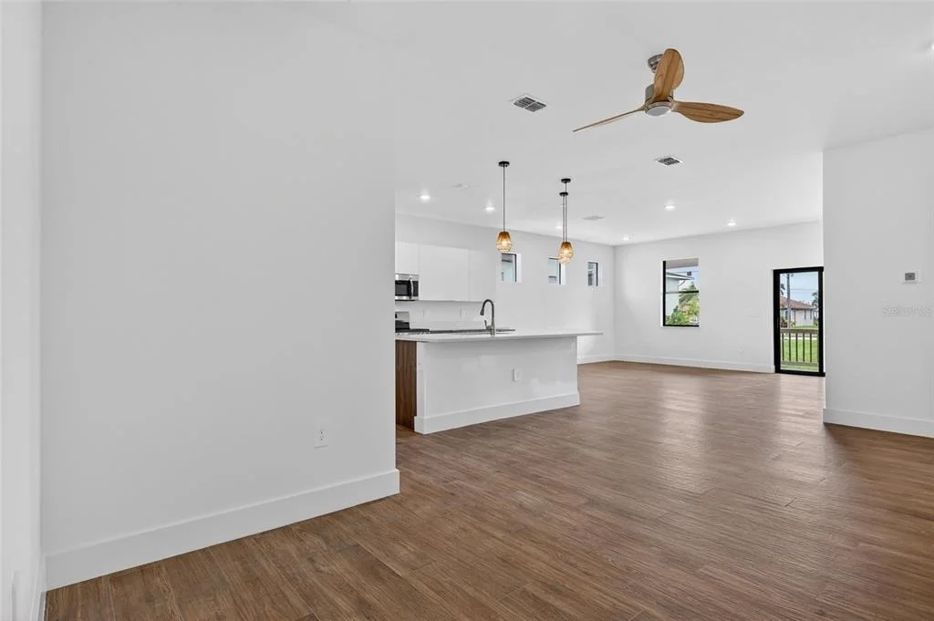 Photo of 1018 S MARLIN DRIVE