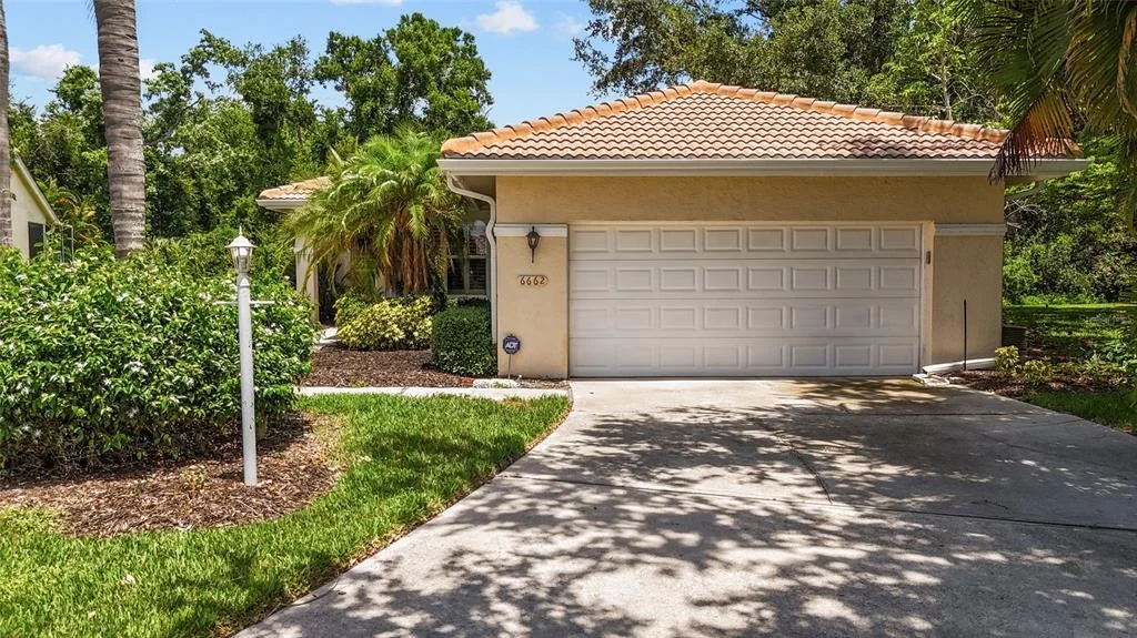Photo of 6662 OAKBROOKE CIRCLE