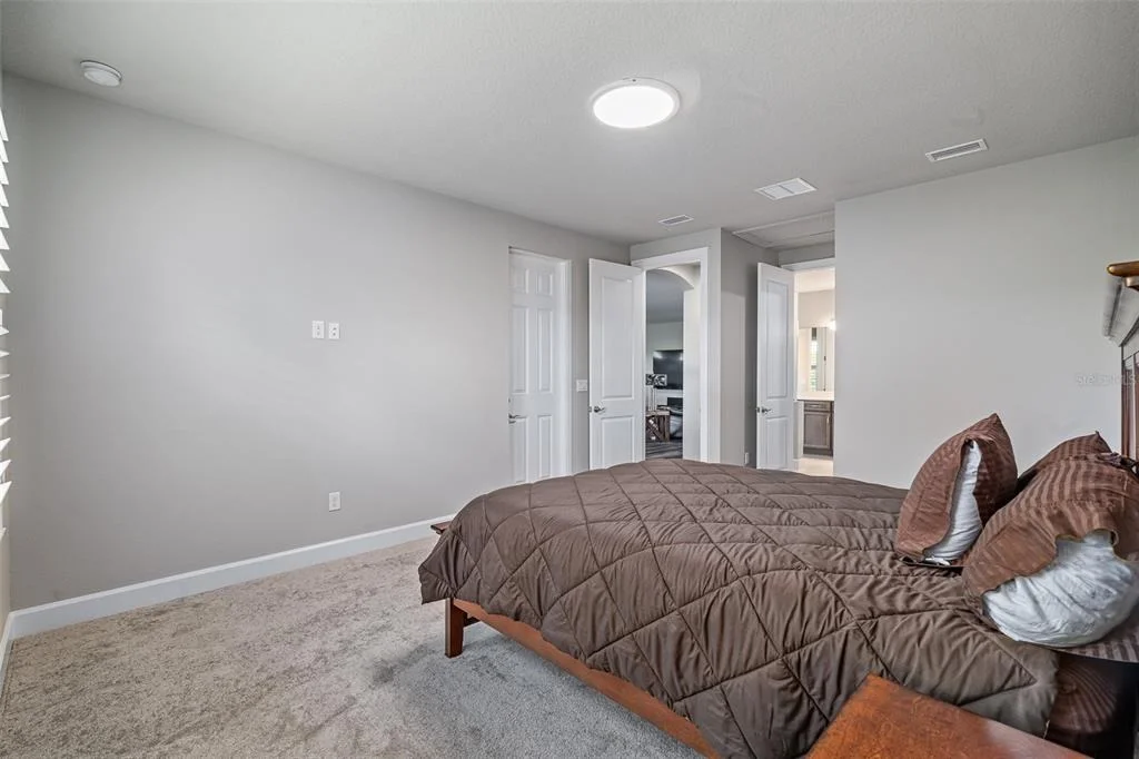 Photo of 998 DOWNSHIRE LANE
