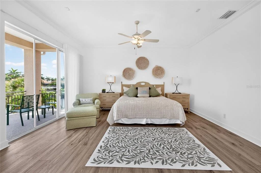 Photo of 3341 SUNSET KEY CIRCLE
