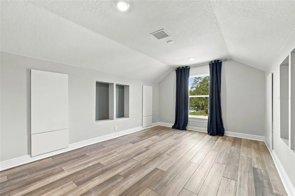 Photo of 416 W SOCRUM LOOP ROAD