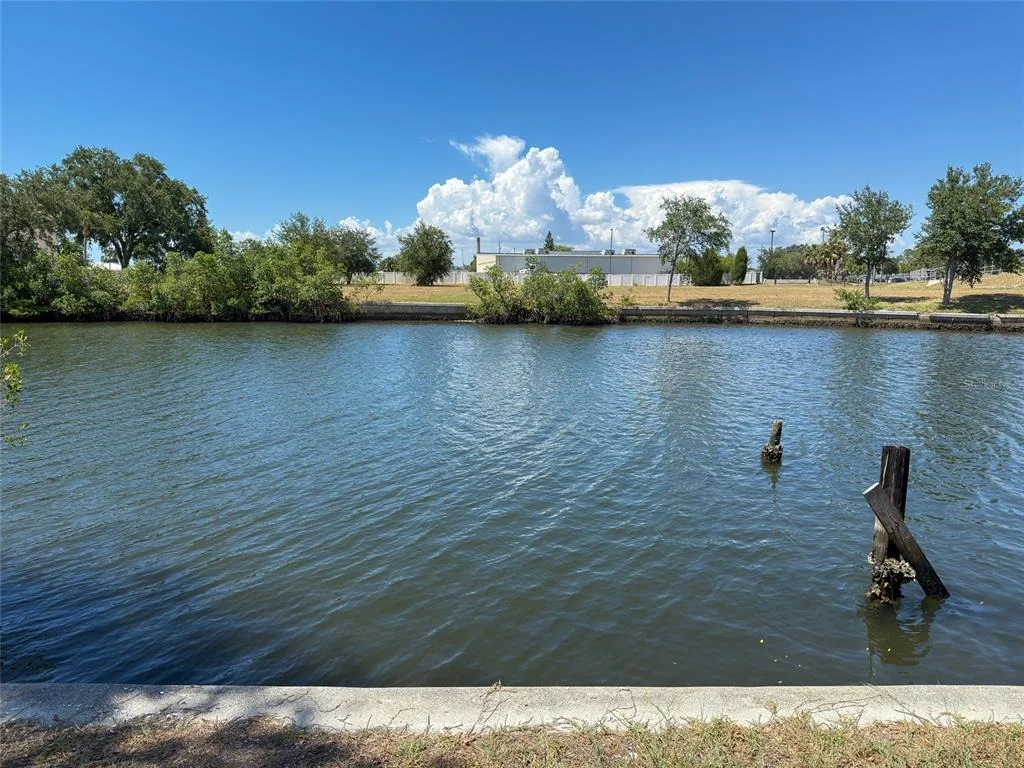 Photo of 601 FLAMINGO DRIVE