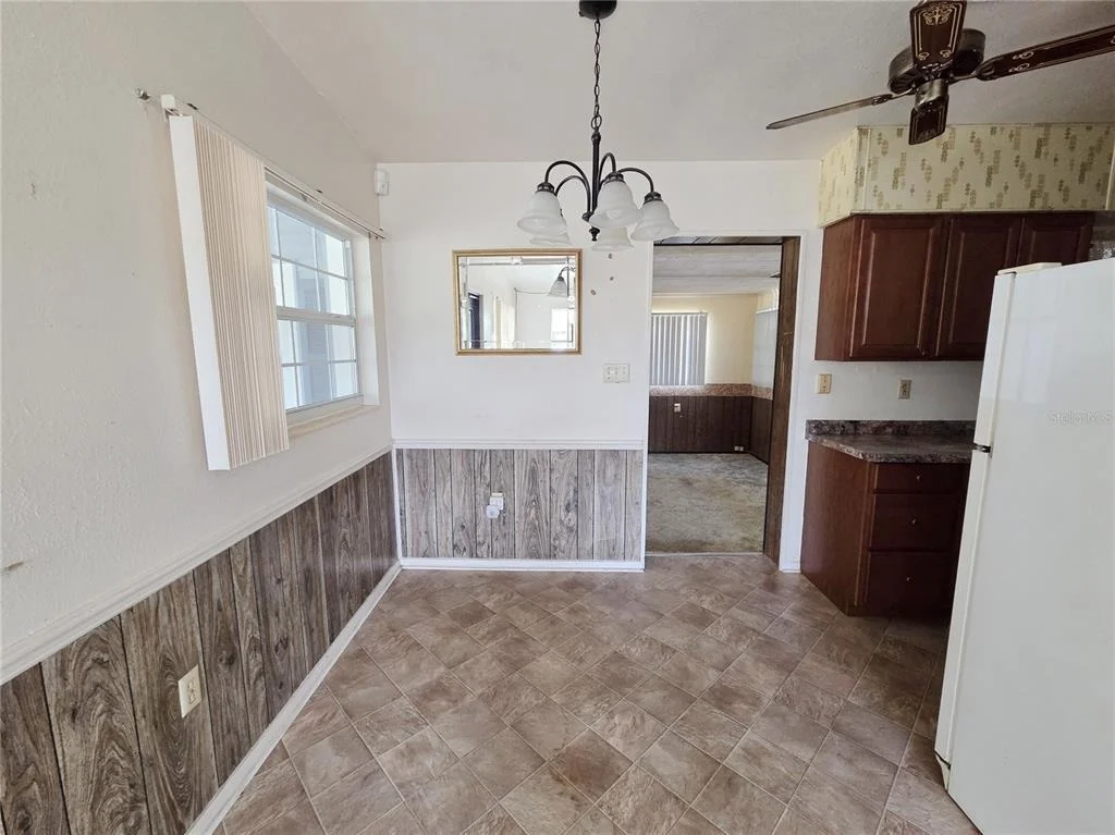 Photo of 640 FORREST DR
