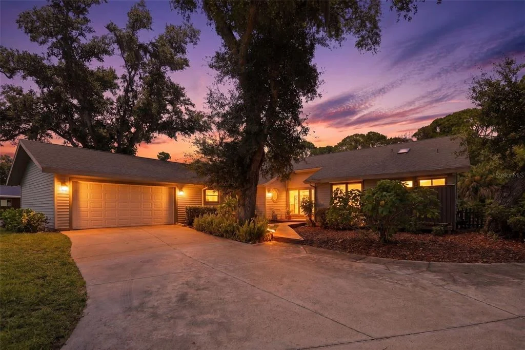Photo of 881 PINTO CIRCLE