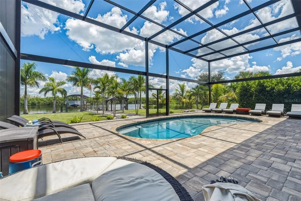 Photo of 2424 HARBOUR DRIVE