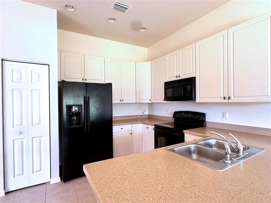 Photo of 4950 SANDY BROOK CIRCLE