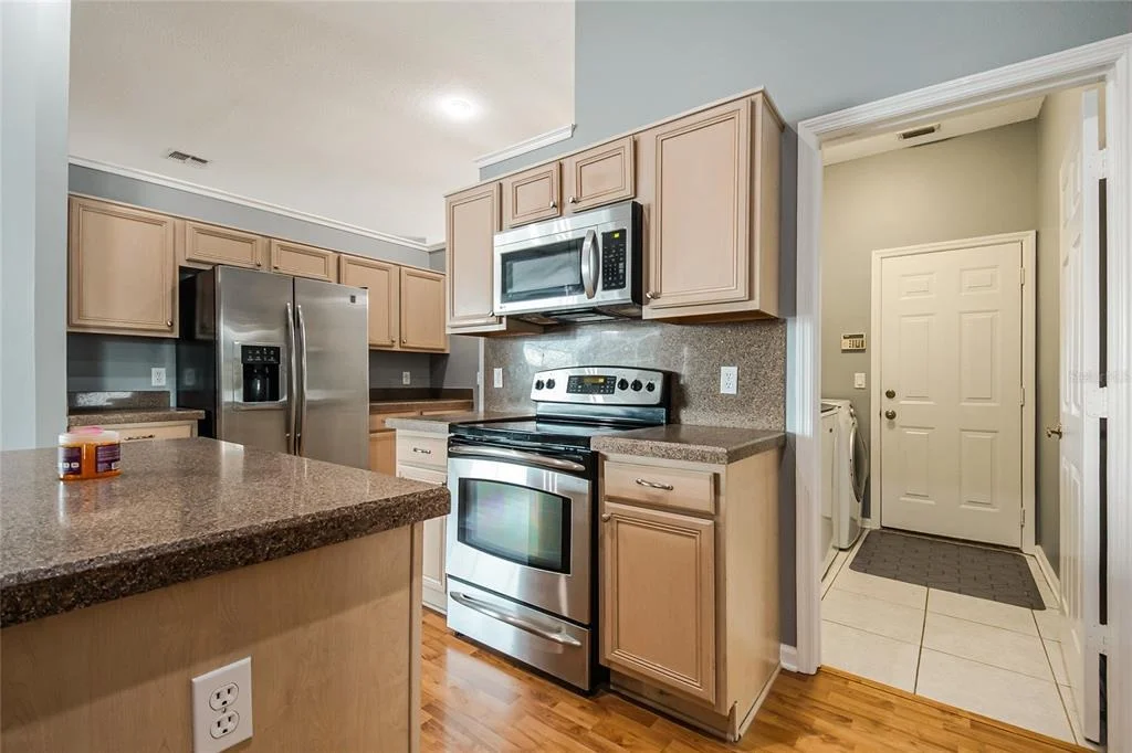 Photo of 116 OAK GROVE CIRCLE