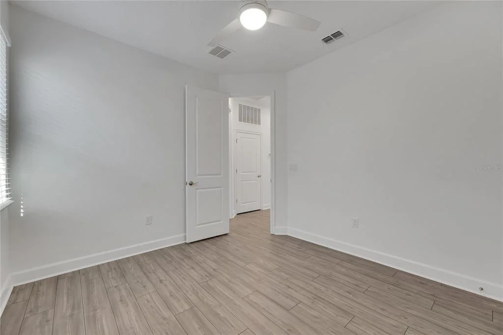 Photo of 923 SIGNET DRIVE
