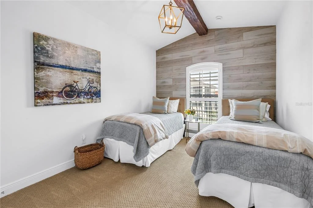 Photo of 6237 SIGNATURE POINTE LANE