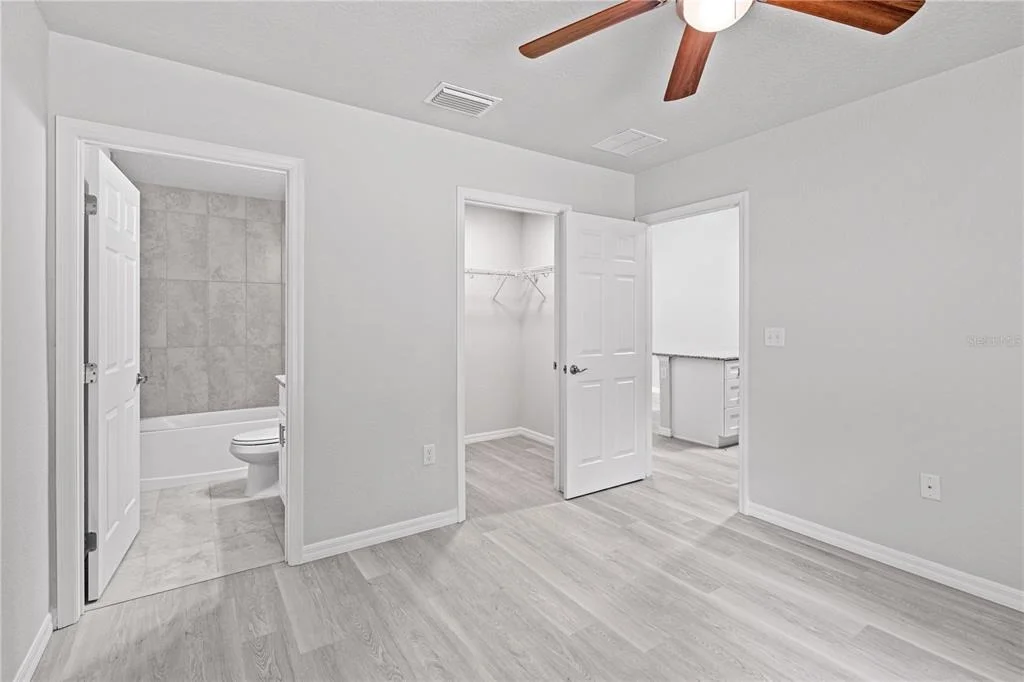 Photo of Unit B at 607 SE 4TH DRIVE