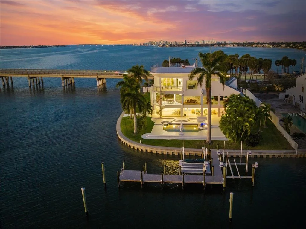 Photo of 1400 SIESTA DRIVE