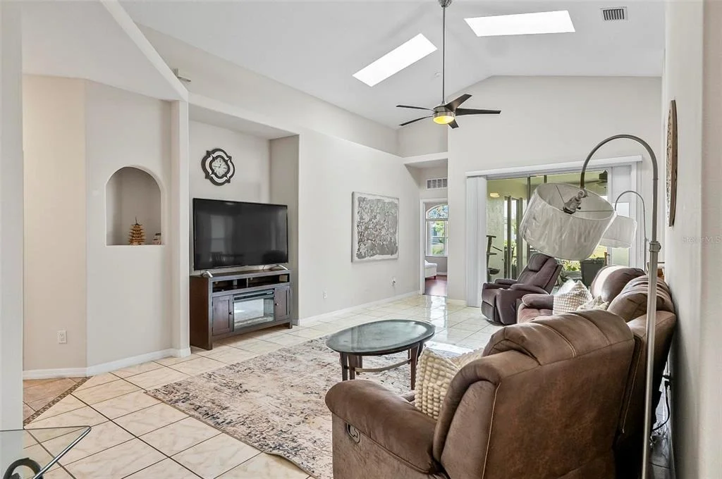 Photo of 19 RAINTREE CIRCLE
