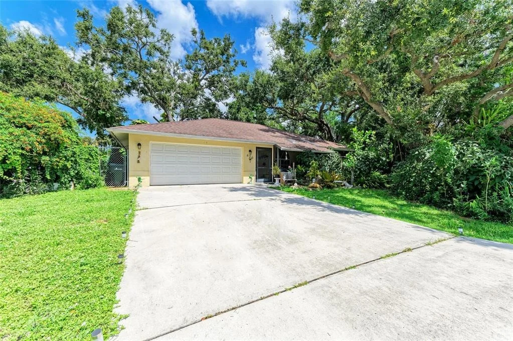 Photo of 620 BURKE ROAD