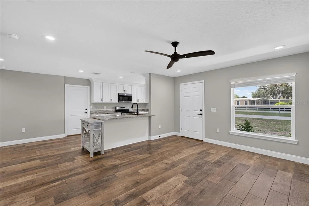Photo of 6631 THORNHILL ROAD