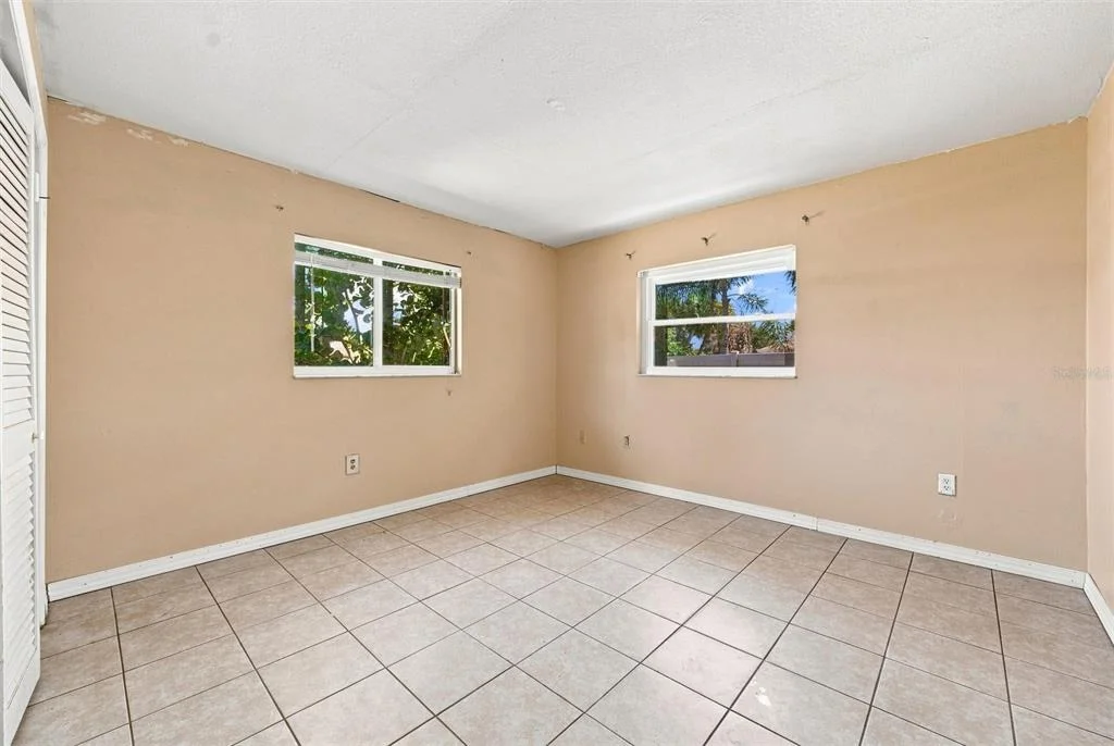 Photo of 352 LAKE ROAD