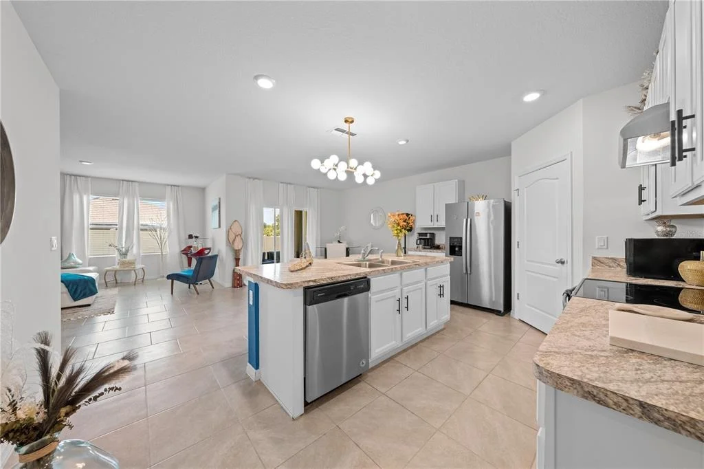Photo of 1242 IGUANA LOOP