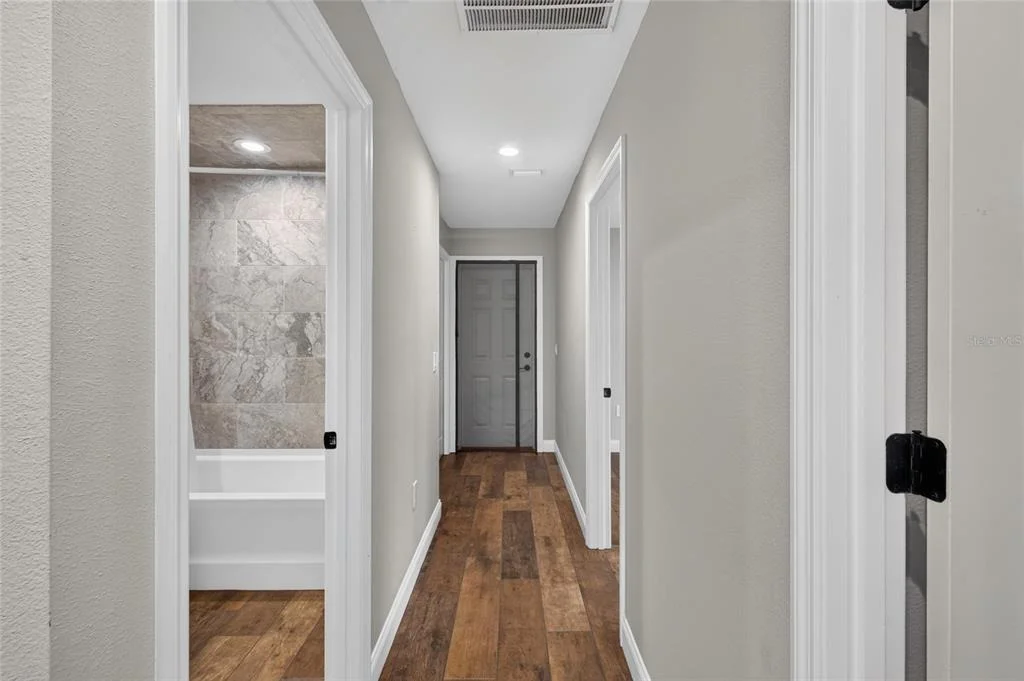 Photo of 6631 THORNHILL ROAD