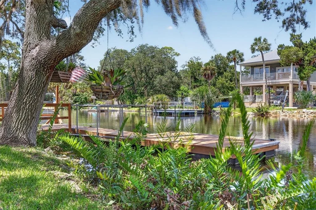 Photo of 6086 ISLAND DRIVE