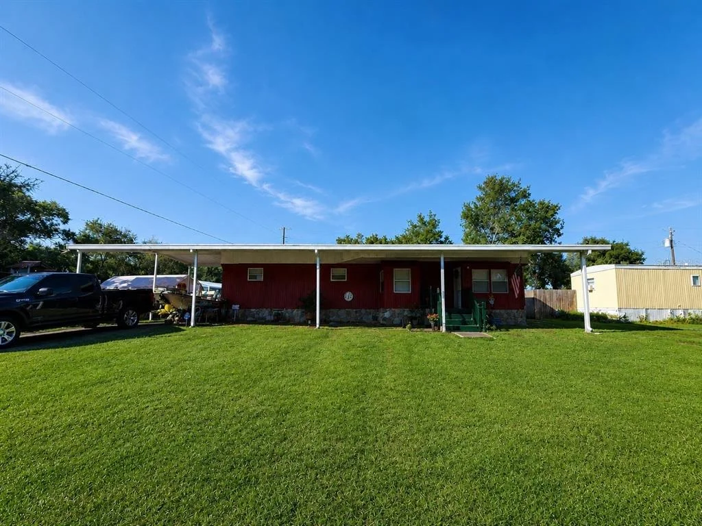 Photo of 3074 LARKIN ROAD