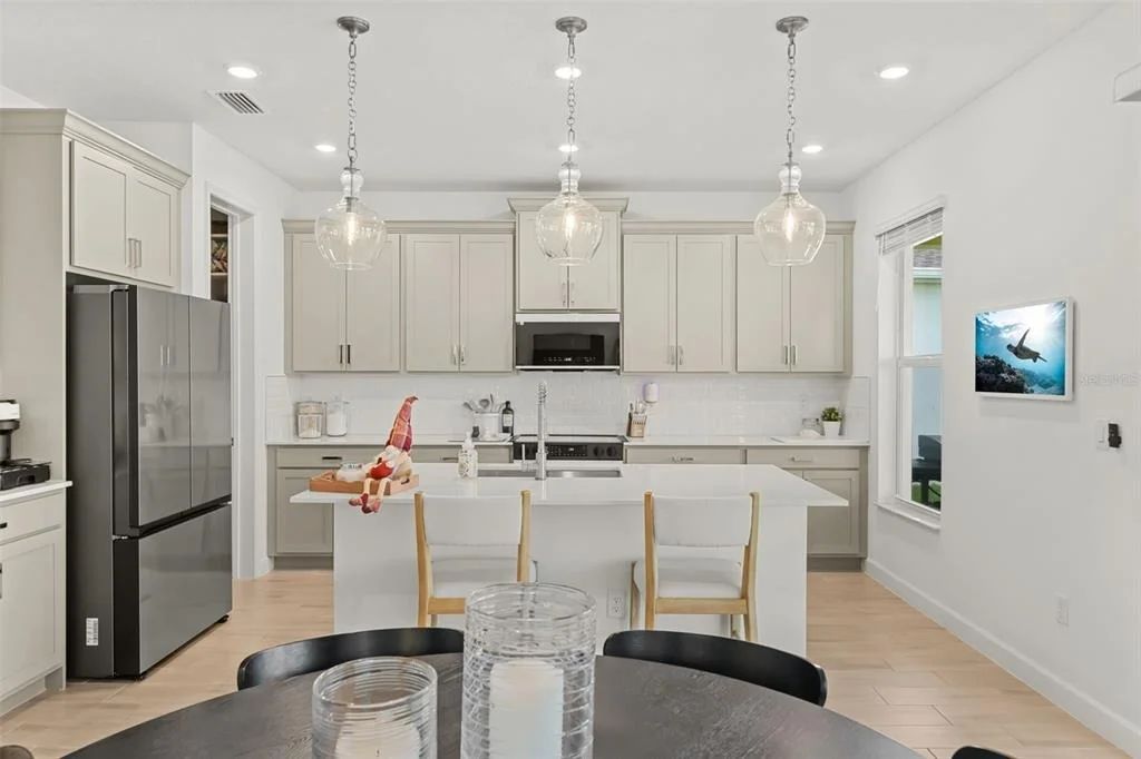 Photo of 660 VERIDIAN CIRCLE NW