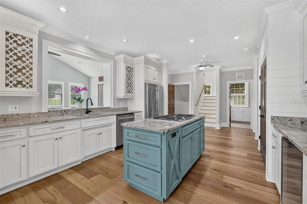 Photo of 580 W 10TH AVENUE