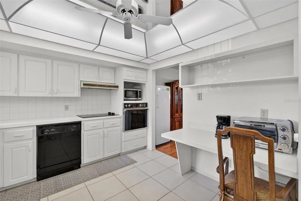 Photo of Unit 6 at 2440 WORLD PARKWAY BOULEVARD