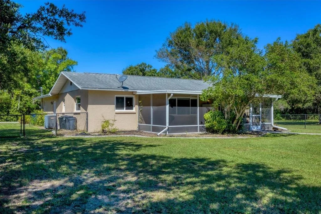 Photo of 1135 RANGE ROAD