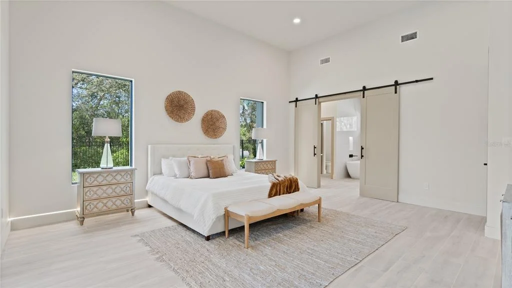 Photo of 1447 BIRD ROAD