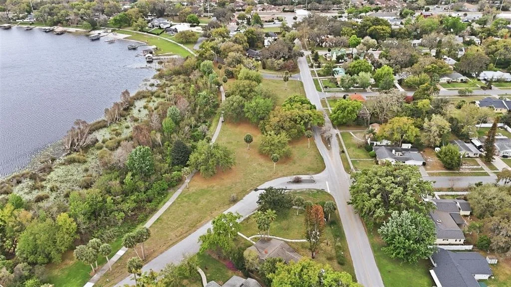 Photo of 1810 PINEWAY COURT