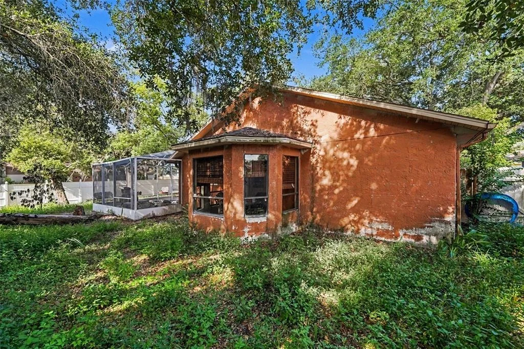 Photo of 627 CRYSTAL DR