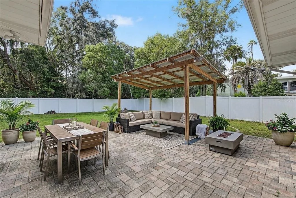 Photo of 260 SE 16TH TERRACE