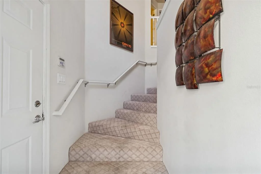 Photo of 894 LANTERN WAY