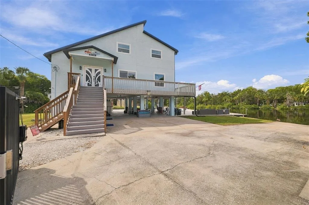 Photo of 14523 BARLOW LANE
