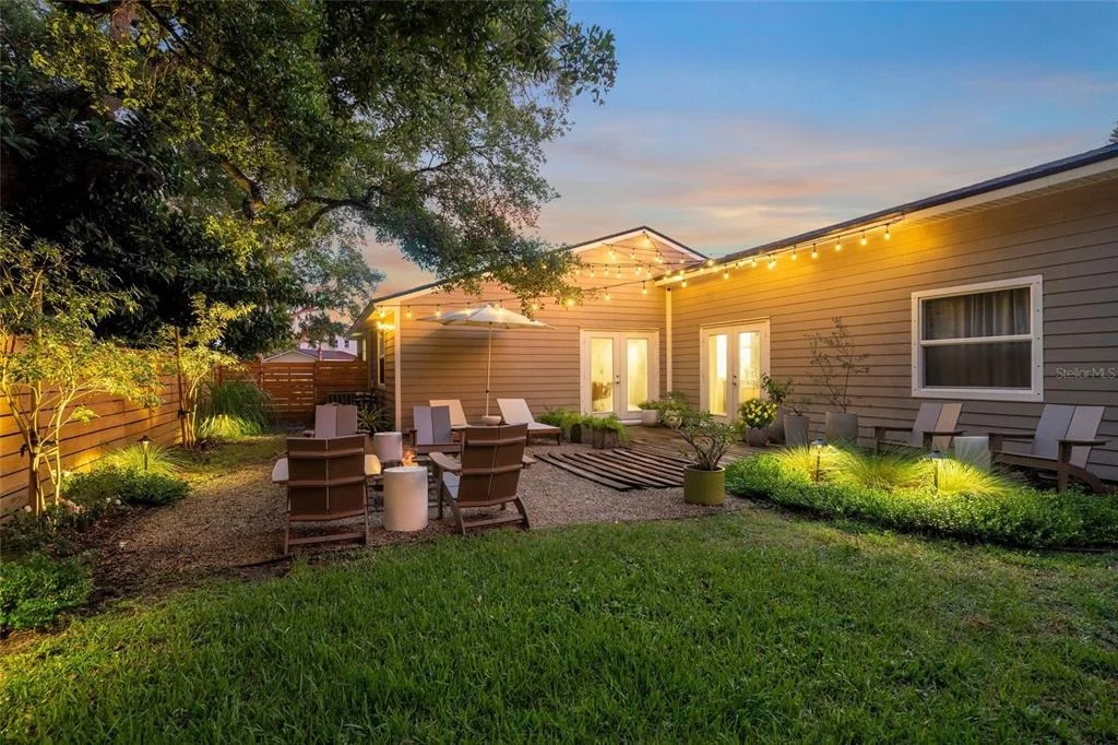 Photo of 319 BEARDED OAKS CIRCLE