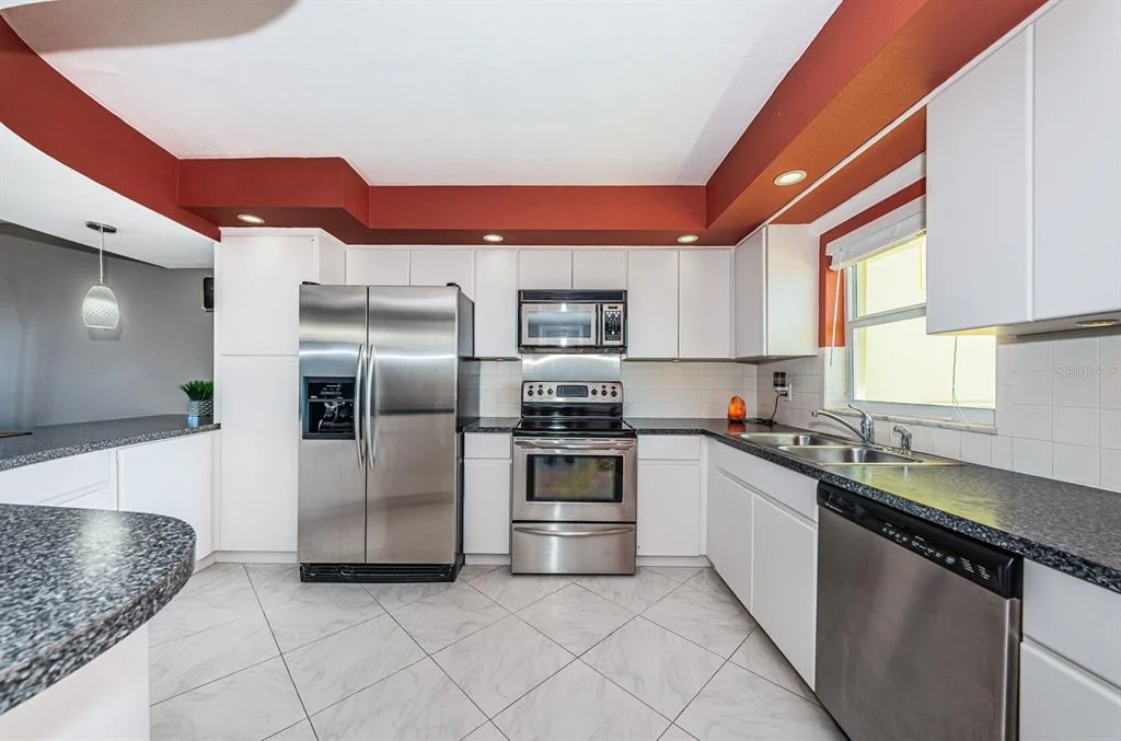 Photo of Unit 604 at 4725 COVE CIRCLE
