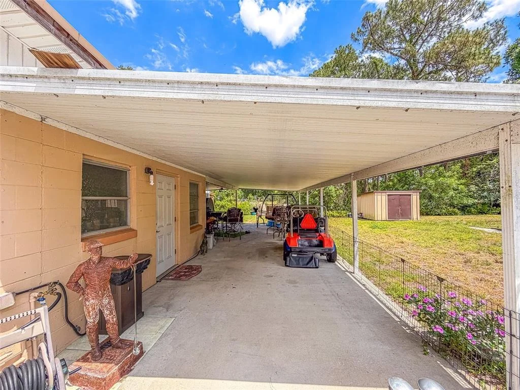 Photo of 305 CLOVERLEAF ROAD