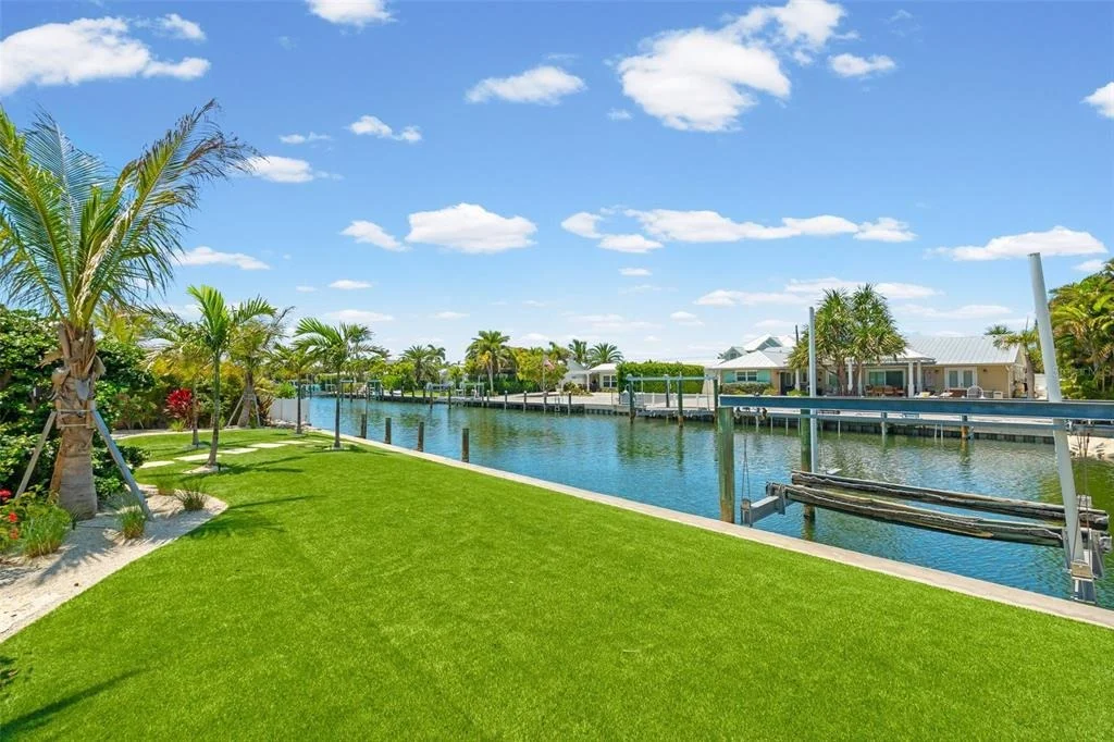Photo of 528 KEY ROYALE DRIVE