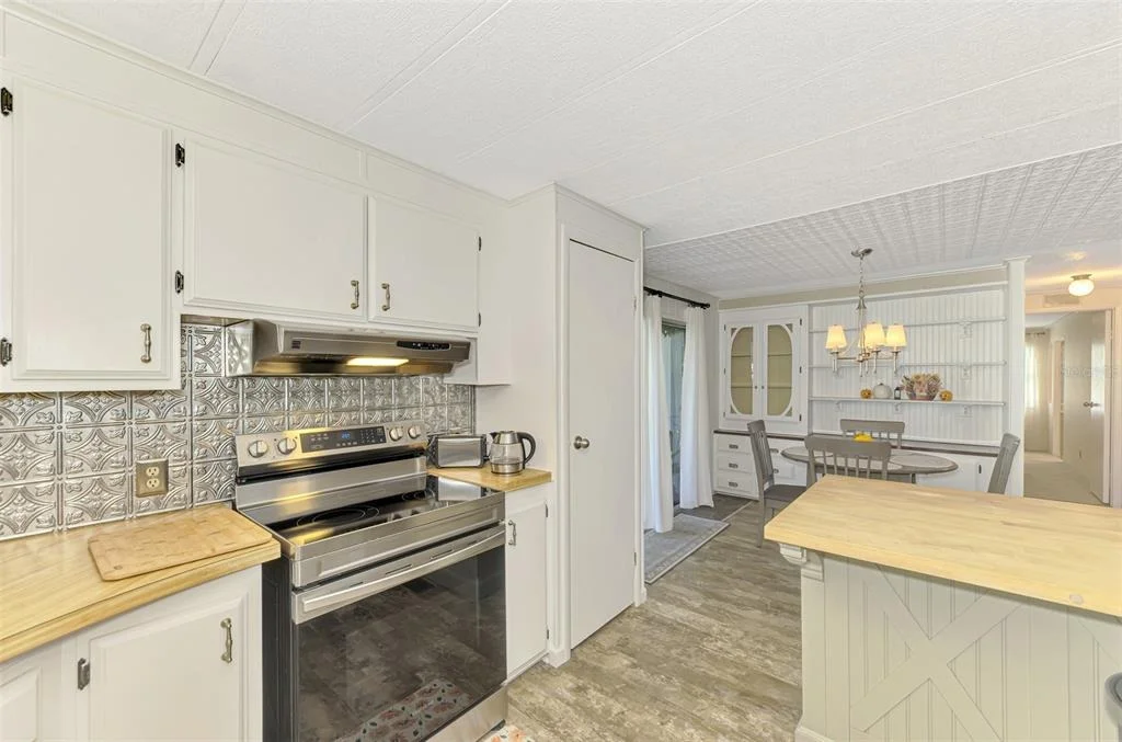 Photo of 49 COMPASS POINT