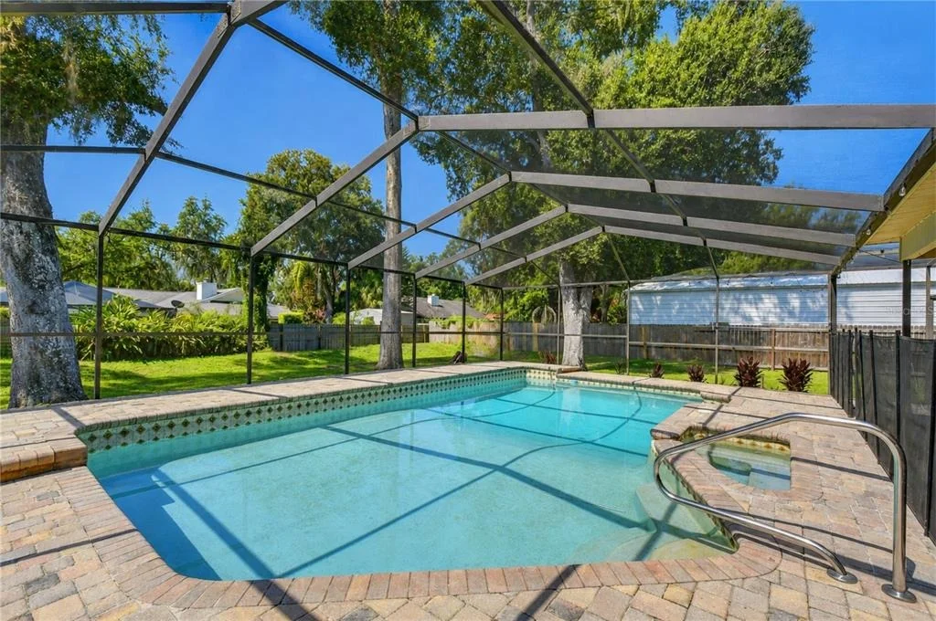 Photo of 1101 OAKRIDGE MANOR DRIVE