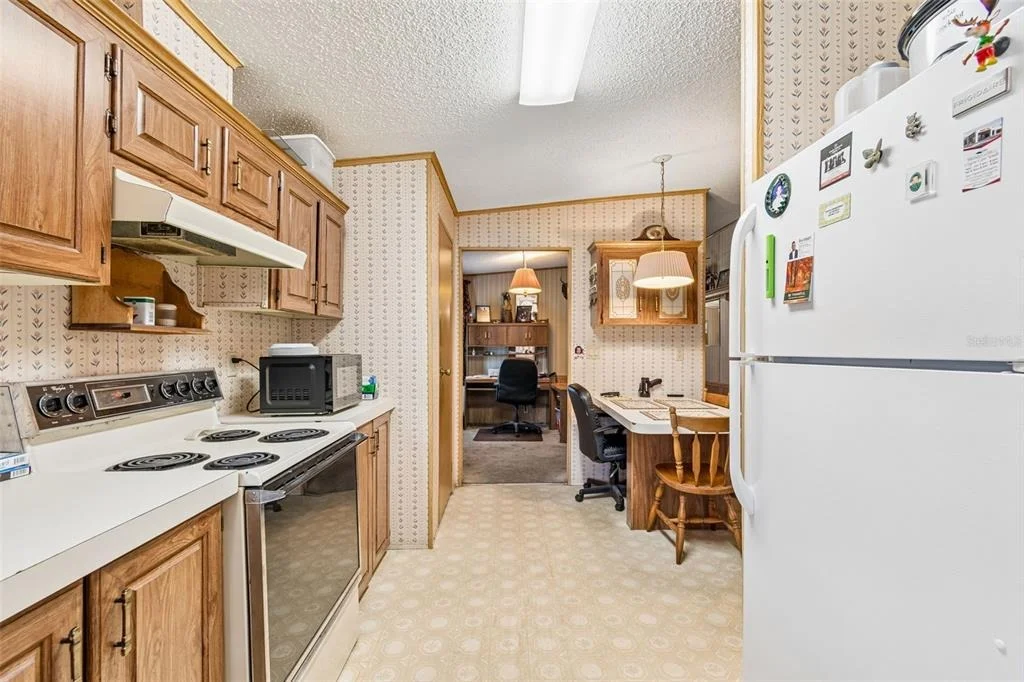 Photo of 6325 OAKVIEW LANE