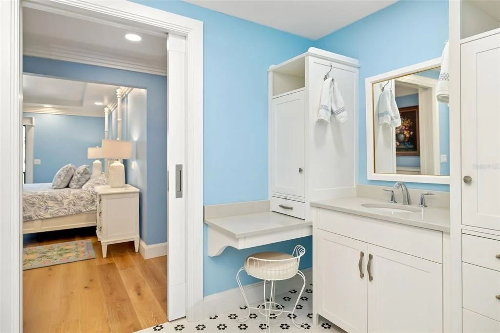 Photo of 560 HARBOR COVE CIRCLE