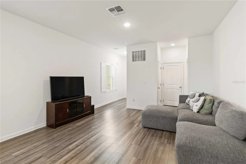 Photo of 10435 LADYBUG COVE