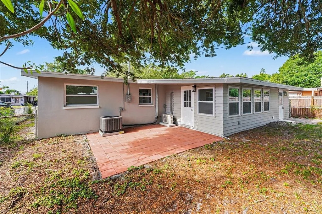Photo of 2162 BARCELONA DRIVE