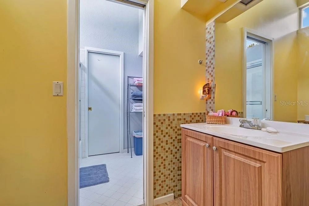 Photo of 233 FLAME AVENUE