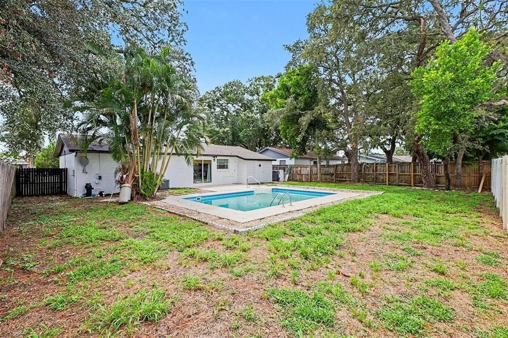 Photo of 8253 GREENLEAF CIRCLE