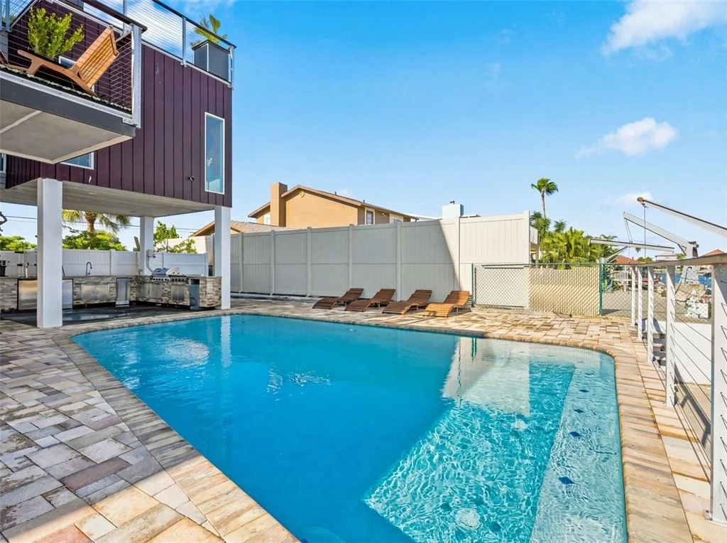 Photo of 3385 GULFVIEW DRIVE