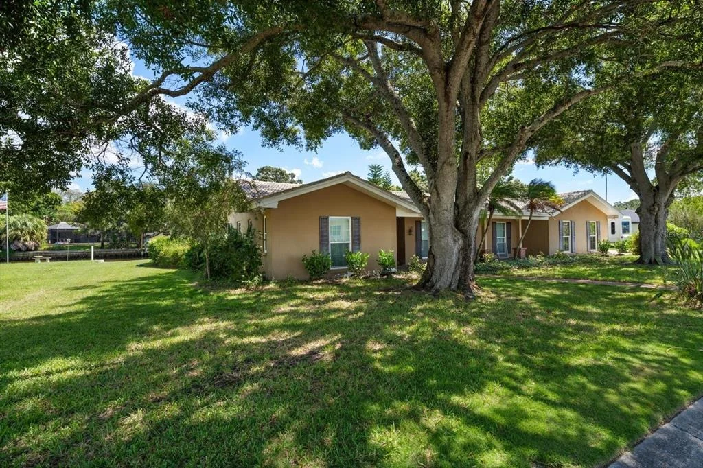 Photo of 1641 SHERBROOK ROAD