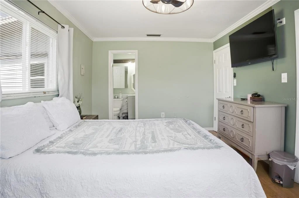 Photo of 8 SILVER WAY